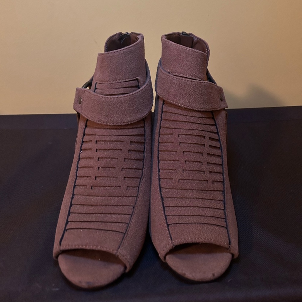 Stylish Brown Women's Open-Toe Shoes